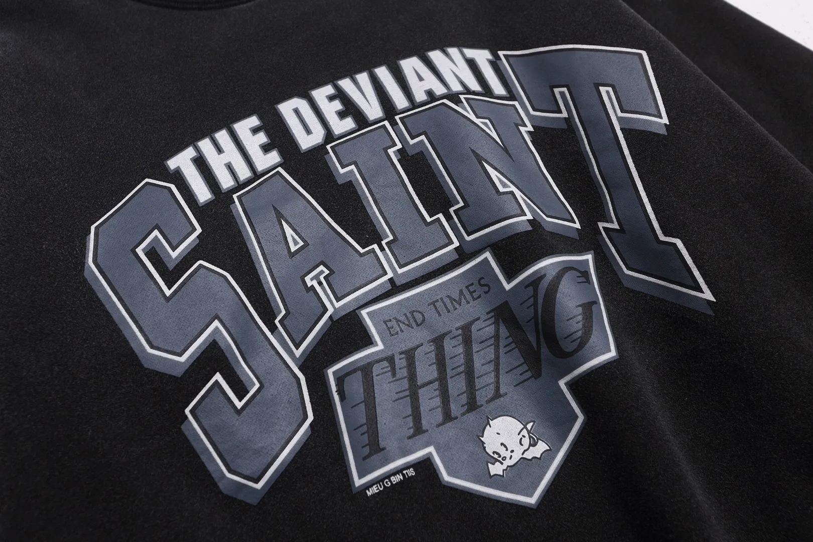 Stylish brand saint michael TEH DEVIANT letter print retro distressed washed velvet loose round neck pullover sweatshirt Fabric: 420g Style number: SM615 Size: S-M-L-XL Color: Black Price: P198